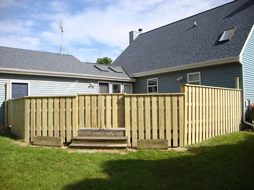 Wisconsin fencing construction contractor High Quality Contracting Inc